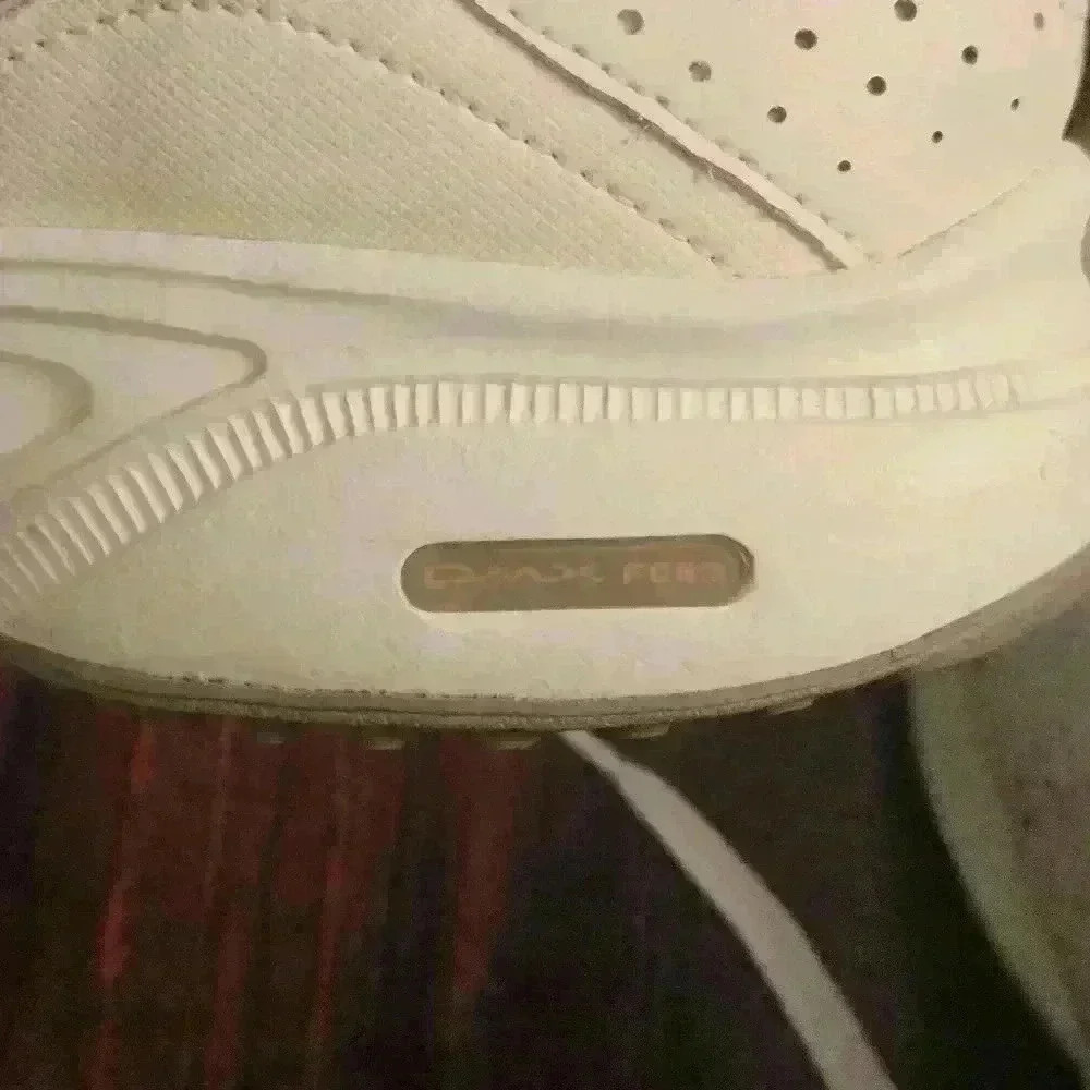 Reebok White Leather Sneakers with Pink Trim Size 10. EUC - Picture 11 of 16